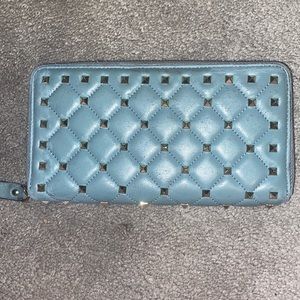 Authentic Valentino Garavani Rockstud Zip Around Wallet